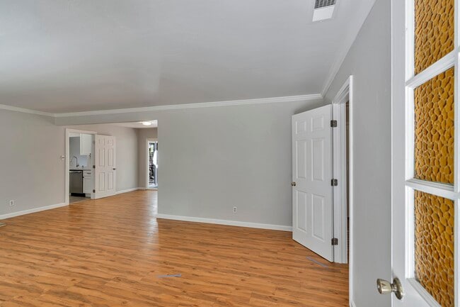 Building Photo - 520 Dawkins Dr