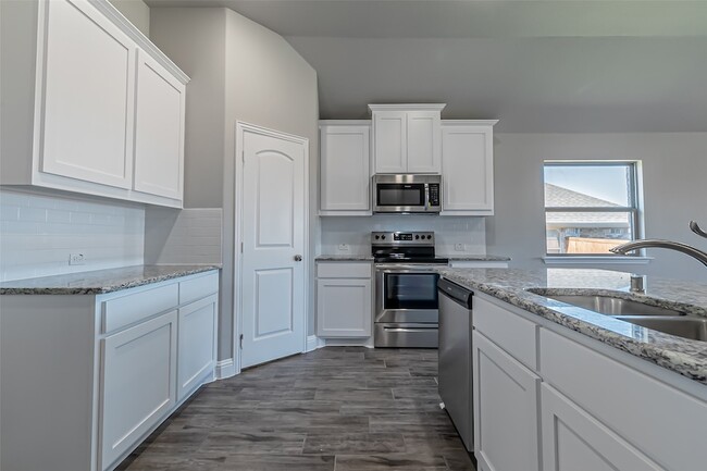 Building Photo - 422 Oleander Dr