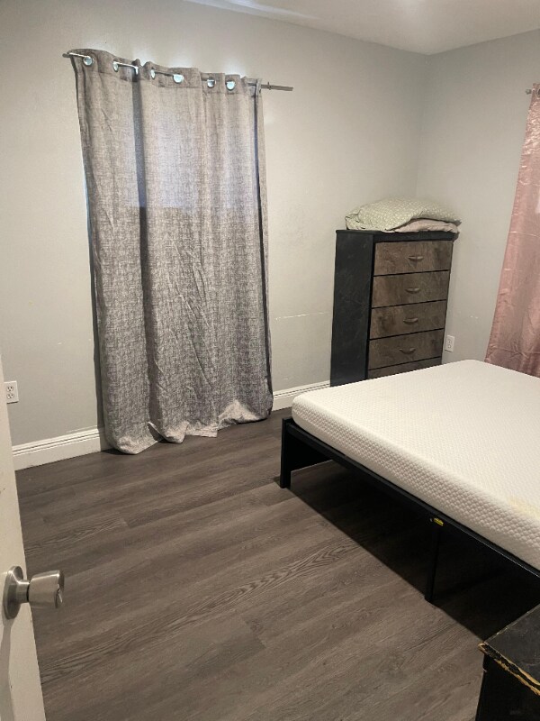 Building Photo - 5525 Lunsford Dr