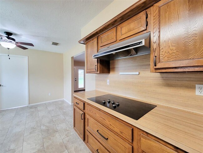 Building Photo - 21303 Park Holly Ct