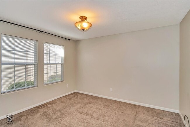 Building Photo - 608 Huntington Ct