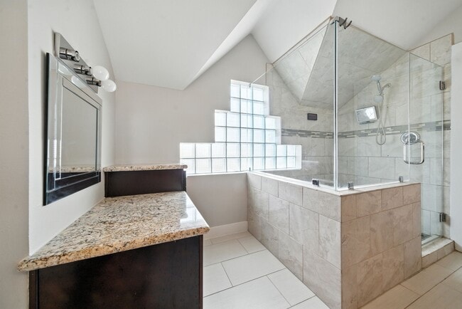 Building Photo - 9709 Riddlewood Ln