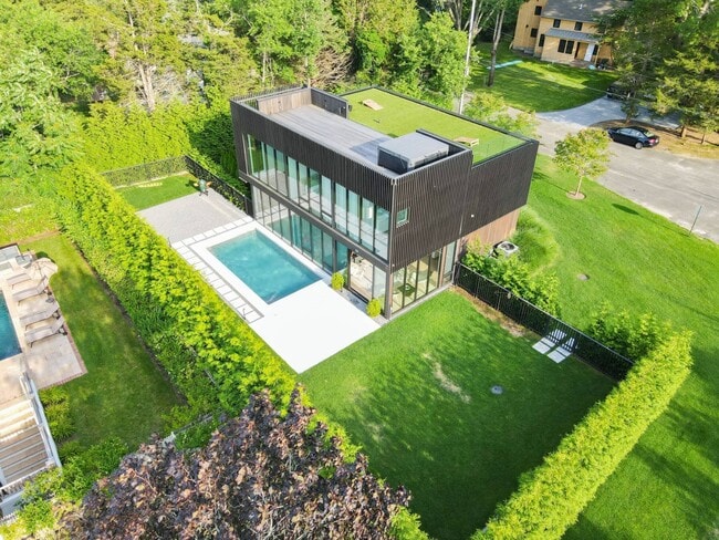 Building Photo - 19 Cornell Rd
