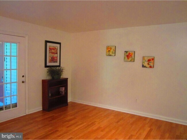 Building Photo - 296 Tavistock Rd