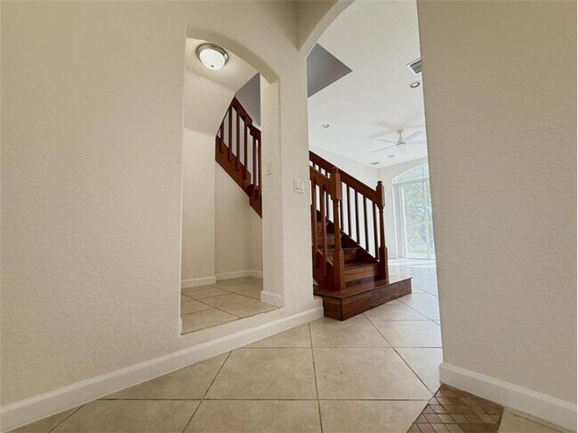 Building Photo - 1171 W Magnolia Cir