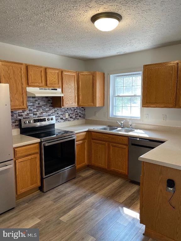 Building Photo - 1115 Settlers Landing Dr