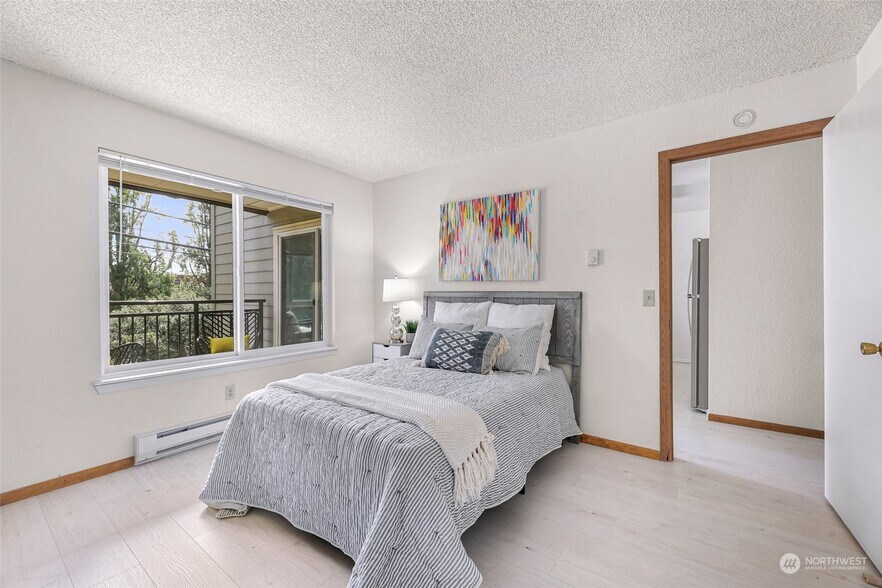 Building Photo - 5844 NE 75th St