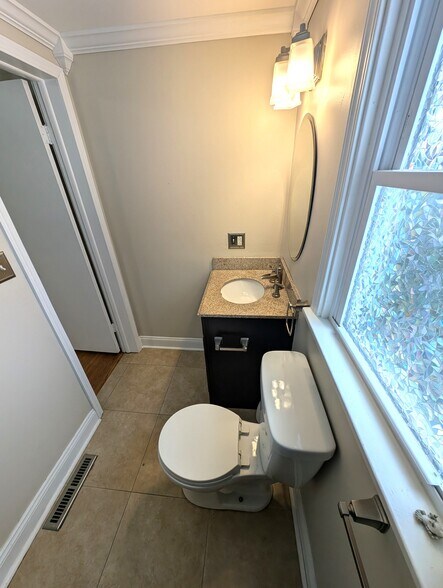 Building Photo - 81 Church St