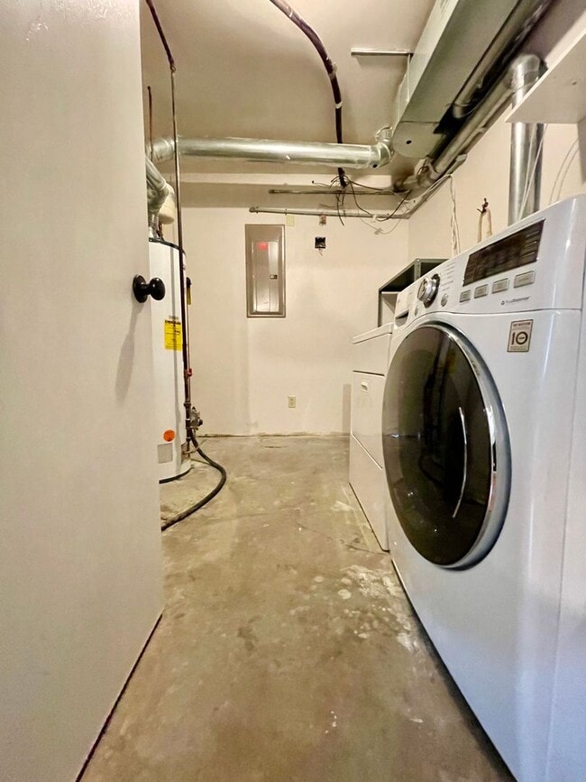 Building Photo - Beautifully Renovated 4-Bedroom Home Near West Blvd