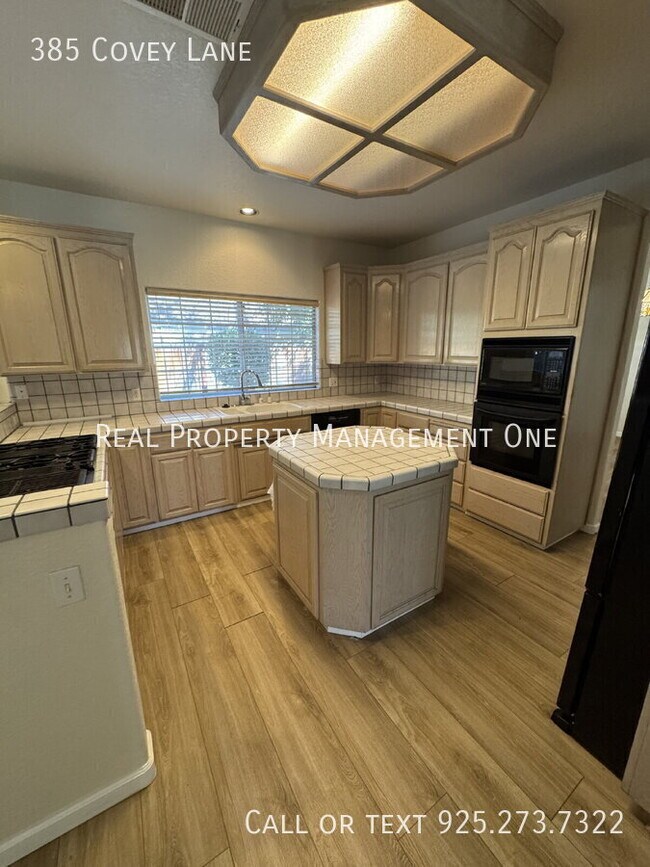 Building Photo - 385 Covey Ln
