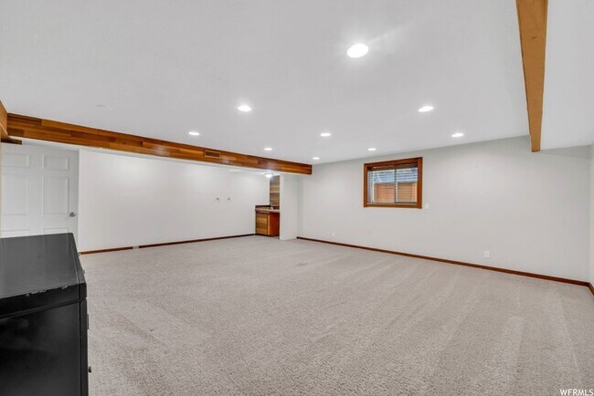 Building Photo - 1806 E Fawn Ln