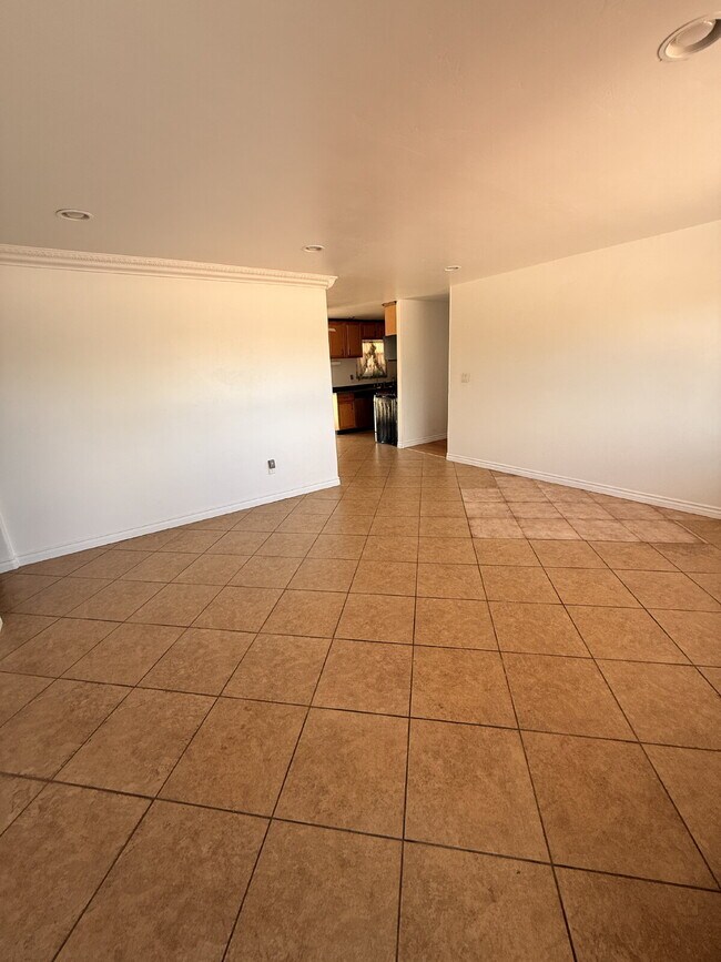 Building Photo - $3,200 - 3 Bed / 1 Bath House in Chula Vista with a Large Yard!