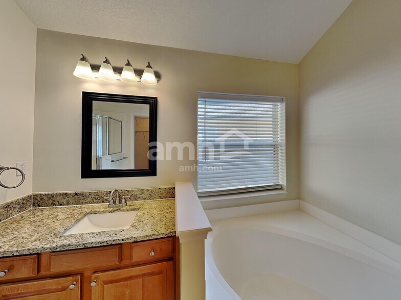 Building Photo - 3111 Stonebrier Ridge Dr