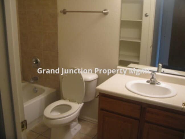 Building Photo - Spacious 3 Bed, 2 Bath!!!