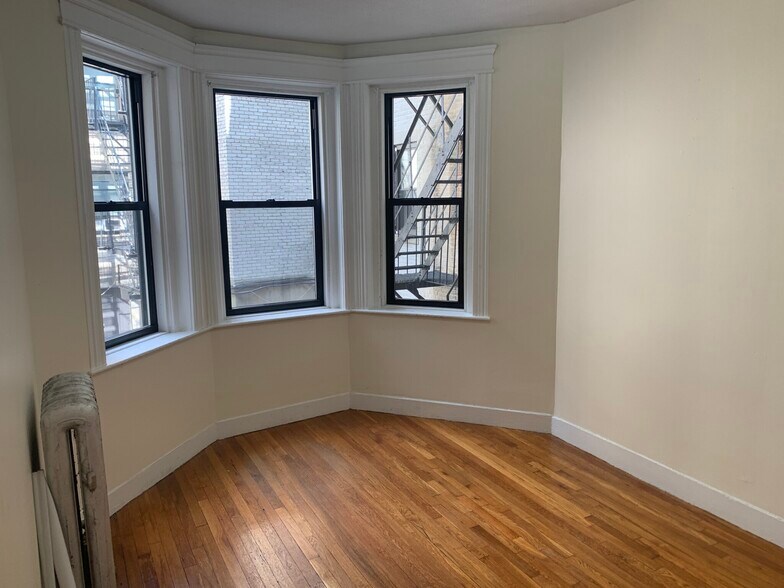 Primary Photo - 1148 Commonwealth Ave