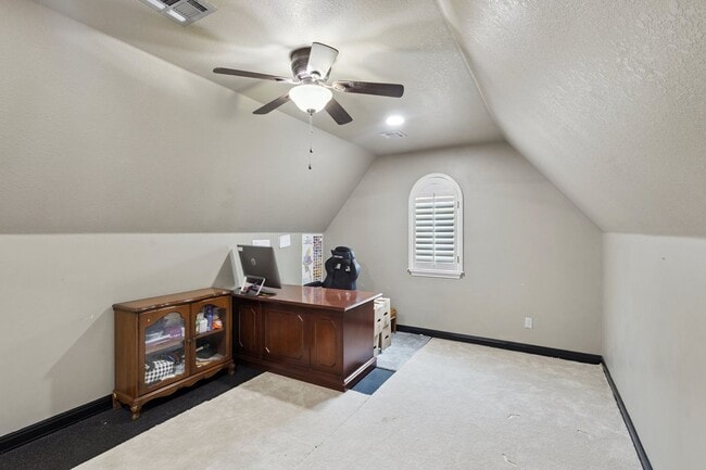 Building Photo - 4 Bedroom + Bonus Room & Office with Gorgeous Pool