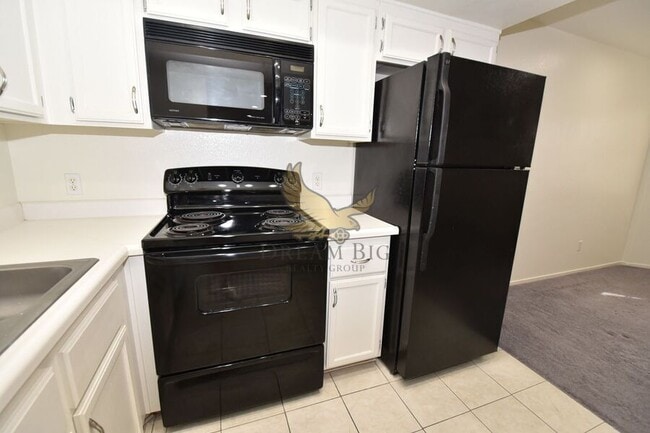 Building Photo - 8410 Eldora Ave