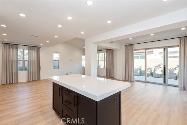 Building Photo - 150 Somera