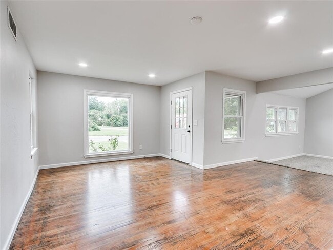 Building Photo - 1429 Casady Ln