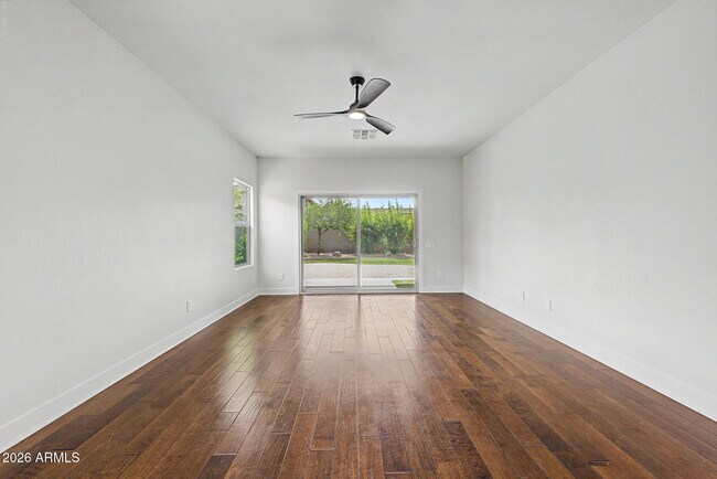 Building Photo - 3113 E Chisum Ln