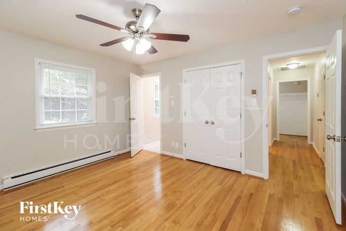 Building Photo - 1102 Pitt Pl