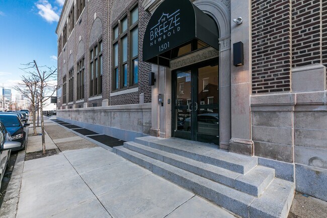 Building Photo - 1502 S 17th St