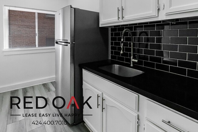 Building Photo - 687 Shatto Pl