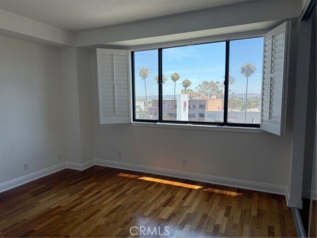 Building Photo - 116 N Swall Dr
