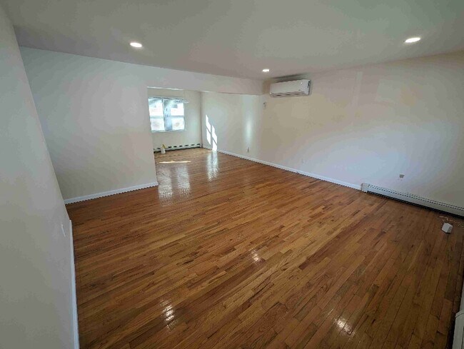 Building Photo - 47 Dewey St