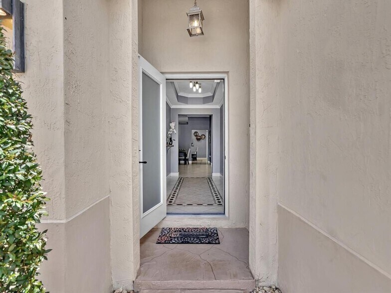 Building Photo - 14304 S Royal Cove Cir