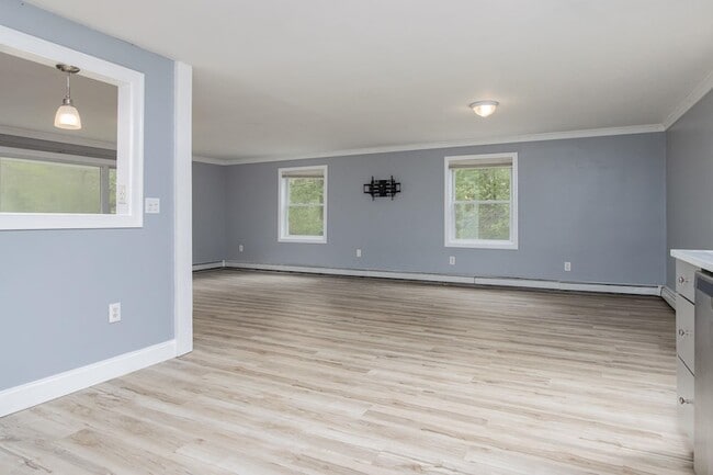 Building Photo - 240 Leda Ave