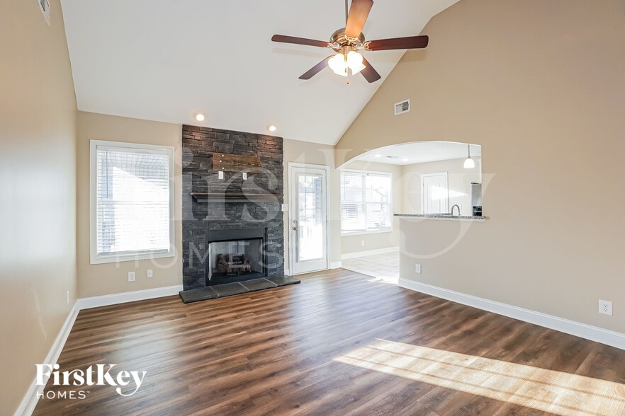 Building Photo - 2592 Hattington Dr