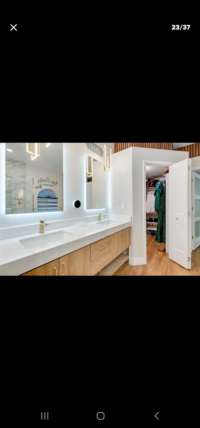 Building Photo - 2707 Scarborough Dr