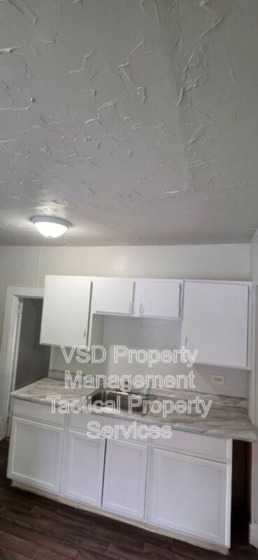 Building Photo - 3408 E 140th St