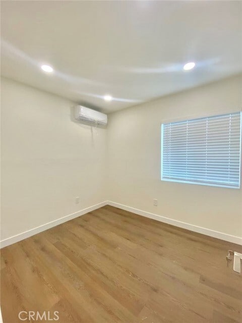 Building Photo - 920 W Olive Ave