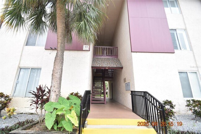 Building Photo - 3814 N Lake Dr