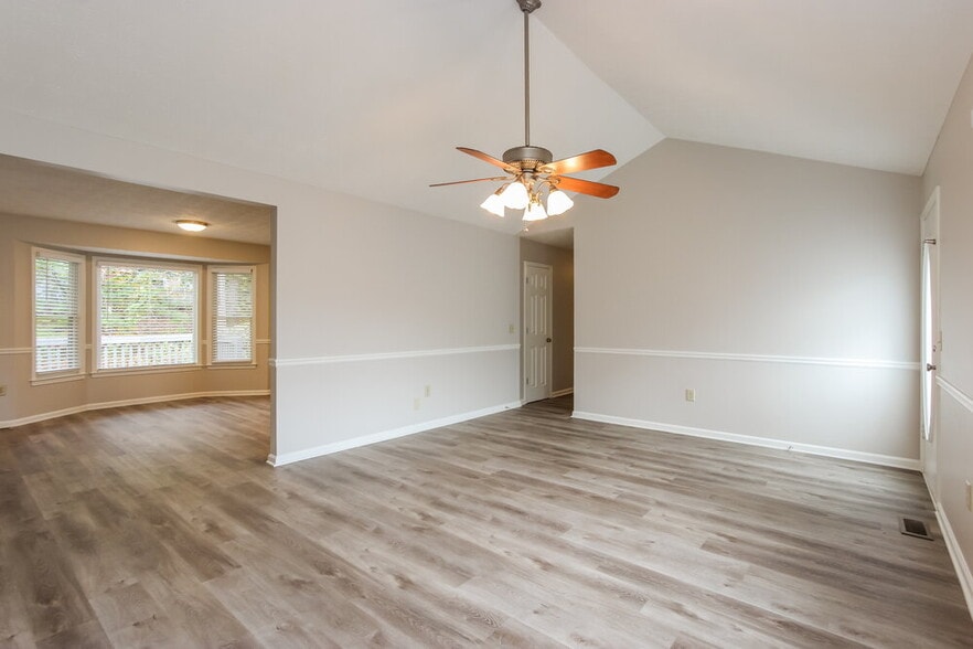 Building Photo - 10 Beaverdam Ct