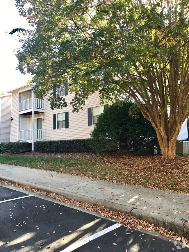 Building Photo - Adorable 2 bedroom 1 bath condominium