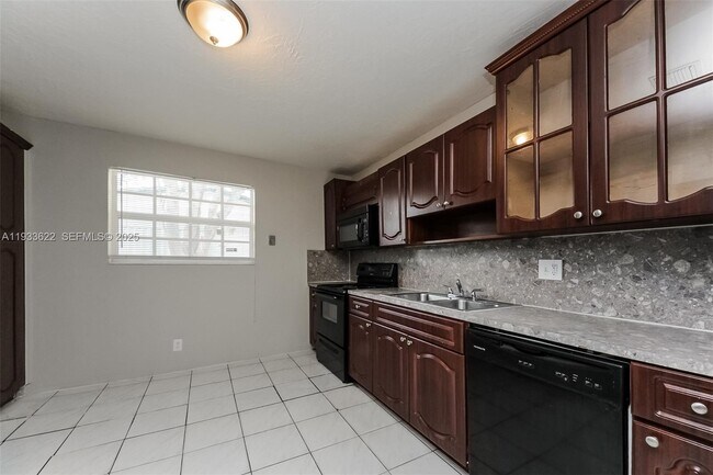 Building Photo - 2220 NW 44th Ave