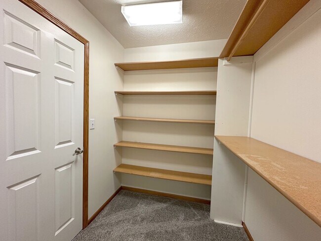 Building Photo - 8621 Lavender Cir