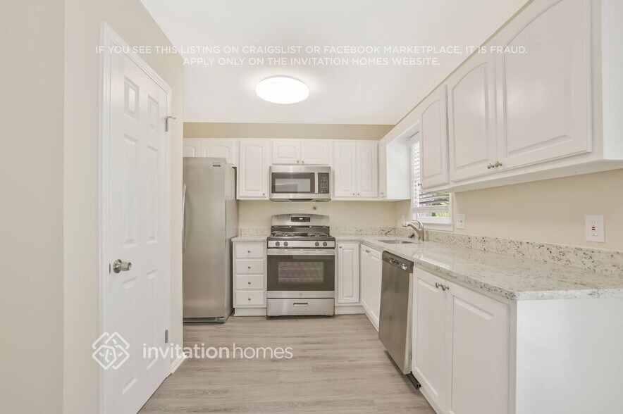 Building Photo - 107 Huntwood Dr