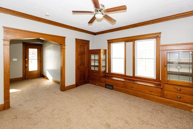 Building Photo - 3102 Montclair Ave