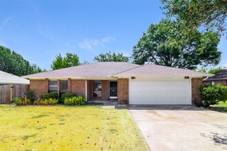 Building Photo - 721 Owens Dr