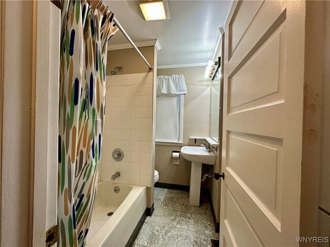 Building Photo - 117 Shepard Ave