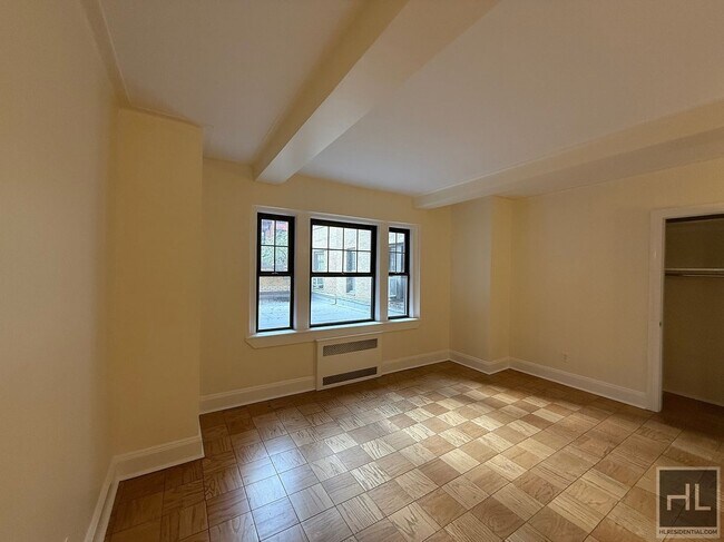 Building Photo - Christopher Street