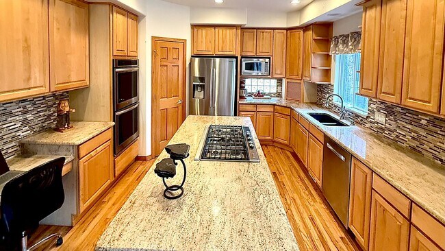 Building Photo - Warm & Spacious Woodmoor Home in a Fantast...
