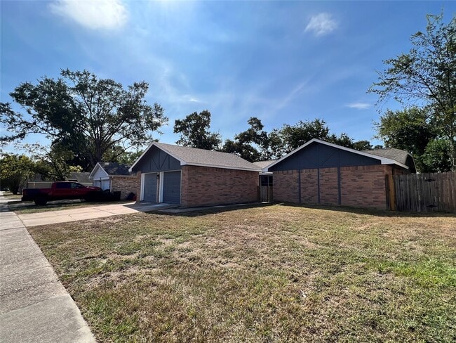 Building Photo - 22727 Paradise Gate Dr