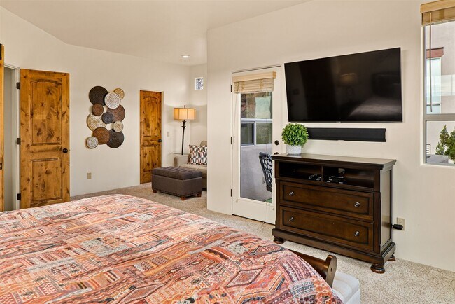 Building Photo - 2450 Mule Deer Rd
