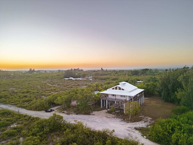 Building Photo - 18954 Acosta Rd