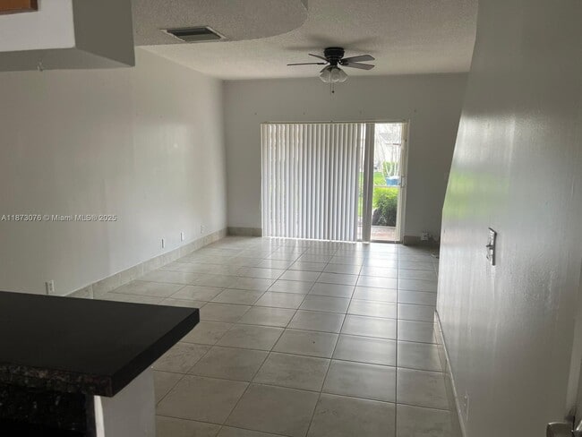 Building Photo - 16654 Hemingway Dr